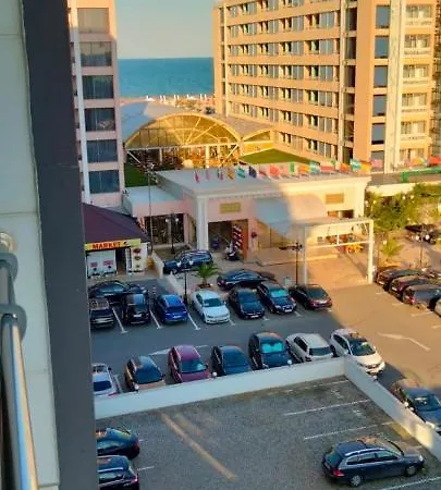 Rose By The Sea * Navodari